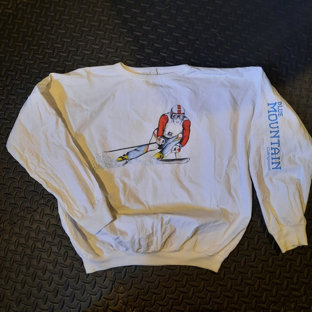 Vintage Blue mountain Collingwood graphic long sleeve